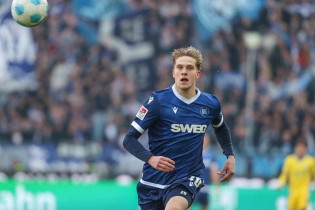David Herold Karlsruher SC, 20 , Karlsruher SC vs Eintracht Braunschweig Football, 2 Bundesliga, 21 Matchday, 2024 2025, 09 02 2025, DFL REGULATES PROHIBIT ANY USE OF PHOTOGRAPHS AS IMAGE SEQUENCES AND OR QUASI VIDEO, Karlsruher SC vs Eintracht Braunschweig Football, 2 Bundesliga, 21 Matchday, 2024 2025, 09 02 2025 Karlsruhe Copyright: xEibner-Pressefoto JanxPrihodax EP_JPA