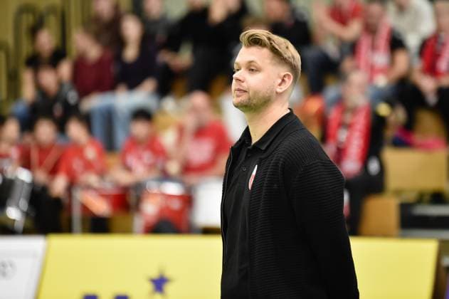 Jan Scheuermann TV Rottenburg, Coach , in the background TVR Fans TV Rottenburg vs Volley YoungStars Friedrichshafen, Volleyball, 2 Bundesliga Sued, 18 Matchday, Season 2024 2025, 09 02 2025, TV Rottenburg vs Volley YoungStars Friedrichshafen, Volleyball, 2 Bundesliga Sued, 18 Matchday, Season 2024 2025, 09 02 2025 Rottenburg Copyright: xEibner-Pressefoto RalphxKunzex EP_RKE