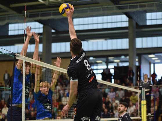 Niklas Lichtenauer TV Rottenburg, 08 in attack TV Rottenburg vs Volley YoungStars Friedrichshafen, Volleyball, 2 Bundesliga Sued, Matchday 18, Season 2024 2025, 09 02 2025, TV Rottenburg vs Volley YoungStars Friedrichshafen, Volleyball, 2 Bundesliga Sued, Matchday 18, Season 2024 2025, 09 02 2025 Rottenburg Copyright: xEibner-Pressefoto RalphxKunzex EP_RKE