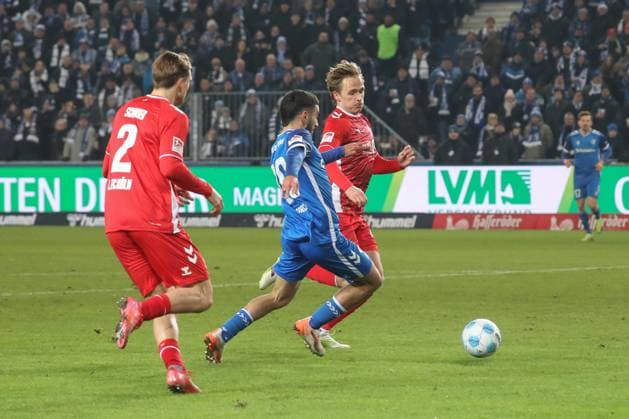 14 02 2025, xgox, Fussball 2 Bundesliga, 1 FC Magdeburg 1 FC Koeln emspor, v l Livian Burcu Magdeburg, 29 schiesst Tor, schießt, Torschuetze, erzielt Tor, Treffer, scores the goal Abseits DFL DFB REGULATIONS PROHIBIT ANY USE OF PHOTOGRAPHS as IMAGE SEQUENCES and or QUASI VIDEO Magdeburg