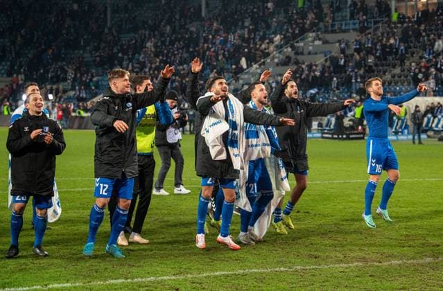Fussball, Herren, Saison 2024 2025, 2. Bundesliga (22. Spieltag), 1. FC Magdeburg - 1. FC Köln, v.l. Baris Atik (1. FC Magdeburg), Alexander Ahl-Holmström (1. FC Magdeburg), Livan Burcu (1. FC Magdeburg), Falko Michel (1. FC Magdeburg), Mohammed El Hankouri (1. FC Magdeburg), Marcus Mathisen (1. FC Magdeburg), Jubel nach Abpfiff, 14.02. 2025, Copyright: xSebastianxRäppold MatthiasxKochx