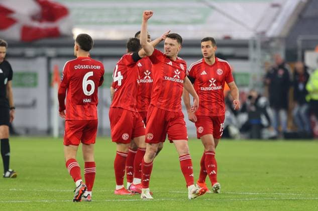 15 02 2025, xdcx, Fußball 2 Bundesliga, Fortuna Düsseldorf Hertha BSC Berlin, v l , Fabian Reese Hertha BSC Berlin enttaeuscht, enttaeuscht schauend, dissapointed, traurig, frustiert, frust, gefrustet DFL DFB REGULATIONS PROHIBIT ANY USE OF PHOTOGRAPHS AS IMAGE SEQUENCES AND OR QUASI VIDEO Copyright: HMBxMedia Claus