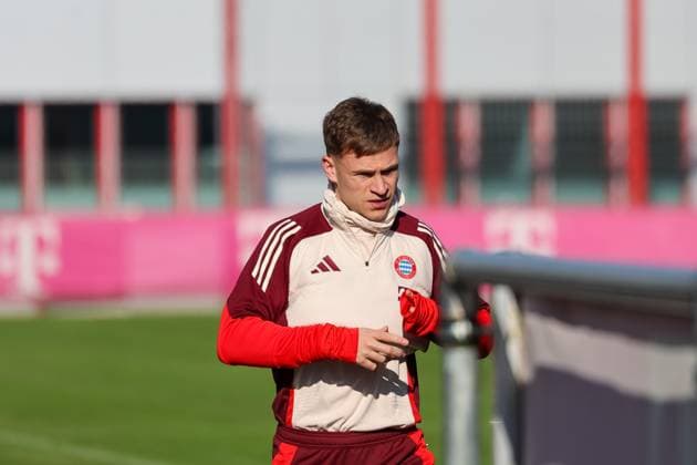 Joshua Kimmich FC Bayern Muenchen, 06 on the way to the training ground, GER, Final training, FC Bayern Muenchen, Football, UEFA Champions League, Play offs, 2024 2025 season, 17 02 2025, GER, Final training, FC Bayern Muenchen, Football, UEFA Champions League, Play offs, 2024 2025 season, 17 02 2025 Muenchen Copyright: xEibner-Pressefoto JennixMaulx EP_JML