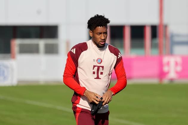 Kingsley Coman FC Bayern Muenchen, 11 on the way to the training pitch, GER, Final training, FC Bayern Muenchen, Football, UEFA Champions League, Play offs, 2024 2025 season, 17 02 2025, GER, Final training, FC Bayern Muenchen, Football, UEFA Champions League, Play offs, 2024 2025 season, 17 02 2025 Muenchen Copyright: xEibner-Pressefoto JennixMaulx EP_JML