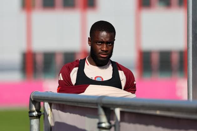 Dayot Upamecano FC Bayern Muenchen, 02 on the way to the training ground, GER, Final training, FC Bayern Muenchen, Football, UEFA Champions League, Play offs, 2024 2025 season, 17 02 2025, GER, Final training, FC Bayern Muenchen, Football, UEFA Champions League, Play offs, 2024 2025 season, 17 02 2025 Muenchen Copyright: xEibner-Pressefoto JennixMaulx EP_JML