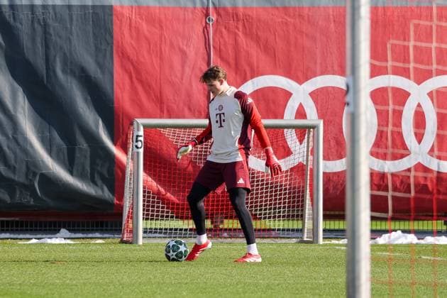 Jonas Urbig FC Bayern Muenchen, 40 , GER, Final training, FC Bayern Muenchen, Football, UEFA Champions League, Play offs, 2024 2025 season, 17 02 2025, GER, Final training, FC Bayern Muenchen, Football, UEFA Champions League, Play offs, 2024 2025 season, 17 02 2025 Muenchen Copyright: xEibner-Pressefoto JennixMaulx EP_JML