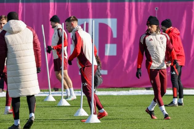 Sacha Boey FC Bayern Muenchen, 23 with Gabriel Vidovic FC Bayern Muenchen, 24 , GER, Final training, FC Bayern Muenchen, Football, UEFA Champions League, Play offs, 2024 2025 season, 17 02 2025, GER, Final training, FC Bayern Muenchen, Football, UEFA Champions League, Play offs, 2024 2025 season, 17 02 2025 Muenchen Copyright: xEibner-Pressefoto JennixMaulx EP_JML