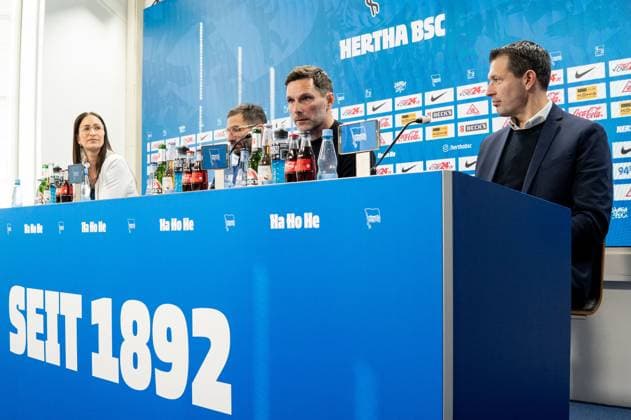 Football, Men, Season 2024 25, 2 Bundesliga, Hertha BSC, Press conference to introduce the new coach Stefan Leitl, in the picture from left press spokeswoman Vera Krings Hertha BSC , co-coach Andre Mijatovic Hertha BSC , coach Stefan Leitl Hertha BSC , sports director Benjamin Weber Hertha BSC , 18 02 2025, Copyright: xSebastianxRäppold MatthiasxKochx