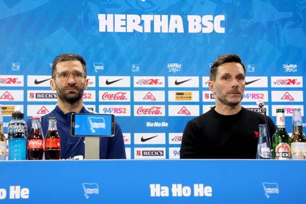 DEU, DFL, 2 FBL Hertha BSC, PK, 18 02 2025, Sportforum, Berlin, DEU, DFL, 2 FBL Hertha BSC, PK, im Bild Cheftrainer Stefan Leitl Hertha BSC Berlin , Co Trainer Andre Mijatovic Hertha BSC Berlin , Benjamin Weber Sportdirektor, Hertha BSC Berlin DFL regulations prohibit any use of Photographs as image sequences and or quasi video Foto Juergen Engler nordphoto GmbH nordphotoxGmbHx xEngler nph00076