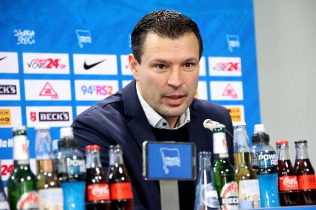 DEU, DFL, 2 FBL Hertha BSC, PK, 18 02 2025, Sportforum, Berlin, DEU, DFL, 2 FBL Hertha BSC, PK, im Bild Cheftrainer Stefan Leitl Hertha BSC Berlin , Co Trainer Andre Mijatovic Hertha BSC Berlin , Benjamin Weber Sportdirektor, Hertha BSC Berlin DFL regulations prohibit any use of Photographs as image sequences and or quasi video Foto Juergen Engler nordphoto GmbH nordphotoxGmbHx xEngler nph00076
