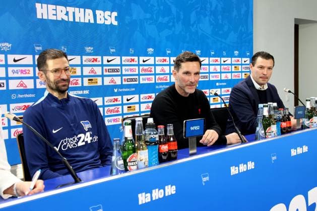 DEU, DFL, 2 FBL Hertha BSC, PK, 18 02 2025, Sportforum, Berlin, DEU, DFL, 2 FBL Hertha BSC, PK, im Bild Cheftrainer Stefan Leitl Hertha BSC Berlin , Co Trainer Andre Mijatovic Hertha BSC Berlin , Benjamin Weber Sportdirektor, Hertha BSC Berlin DFL regulations prohibit any use of Photographs as image sequences and or quasi video Foto Juergen Engler nordphoto GmbH nordphotoxGmbHx xEngler nph00076