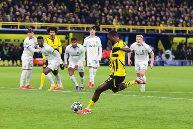 Serhou Guirassy Dorussia Dortmund, 9 misses penalty GER, Borussia Dortmund vs Sporting Lisbon, Football, Champions League, Play offs, 2024 2025 season, 19 02 2025 GER, Borussia Dortmund vs Sporting Lisbon, Football, Champions League, Play offs, 2024 2025 season, 19 02 2025 Dortmund Copyright: xEibner-Pressefoto FrankxZeisingx EP_FZG