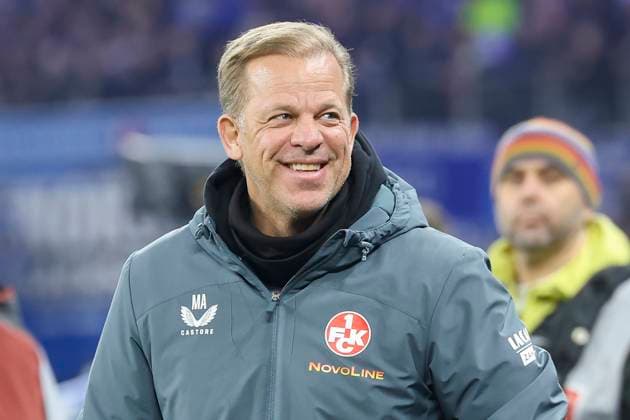 Coach Markus Anfang 1 FC Kaiserslautern smiles, 2 Bundesliga, Hamburger SV vs 1 FC Kaiserslautern, Volksparkstadion, February 21, 2025 in Hamburg, Germany Photo by Marco Steinbrenner DeFodi Images Coach Markus Anfang 1 FC Kaiserslautern smiles, 2 Bundesliga, Hamburger SV vs 1 FC Kaiserslautern, Volksparkstadion, February 21, 2025 in Hamburg, Germany Photo by Marco Steinbrenner DeFodi Images DFB DFL REGULATIONS PROHIBIT ANY USE OF PHOTOGRAPHS AS IMAGE SEQUENCES AND OR QUASI VIDEO
