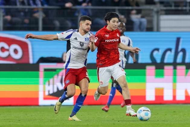 Daniel Elfadli Hamburger SV and Daisuke Yokota 1 FC Kaiserslautern battle for the ball, 2 Bundesliga, Hamburger SV vs 1 FC Kaiserslautern, Volksparkstadion, February 21, 2025 in Hamburg, Germany Photo by Marco Steinbrenner DeFodi Images Daniel Elfadli Hamburger SV and Daisuke Yokota 1 FC Kaiserslautern battle for the ball, 2 Bundesliga, Hamburger SV vs 1 FC Kaiserslautern, Volksparkstadion, February 21, 2025 in Hamburg, Germany Photo by Marco Steinbrenner DeFodi Images DFB DFL REGULATIONS PROHIBIT ANY USE OF PHOTOGRAPHS AS IMAGE SEQUENCES AND OR QUASI VIDEO