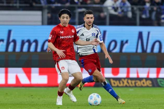 Daisuke Yokota 1 FC Kaiserslautern and Daniel Elfadli Hamburger SV battle for the ball, 2 Bundesliga, Hamburger SV vs 1 FC Kaiserslautern, Volksparkstadion, February 21, 2025 in Hamburg, Germany Photo by Marco Steinbrenner DeFodi Images Daisuke Yokota 1 FC Kaiserslautern and Daniel Elfadli Hamburger SV battle for the ball, 2 Bundesliga, Hamburger SV vs 1 FC Kaiserslautern, Volksparkstadion, February 21, 2025 in Hamburg, Germany Photo by Marco Steinbrenner DeFodi Images DFB DFL REGULATIONS PROHIBIT ANY USE OF PHOTOGRAPHS AS IMAGE SEQUENCES AND OR QUASI VIDEO