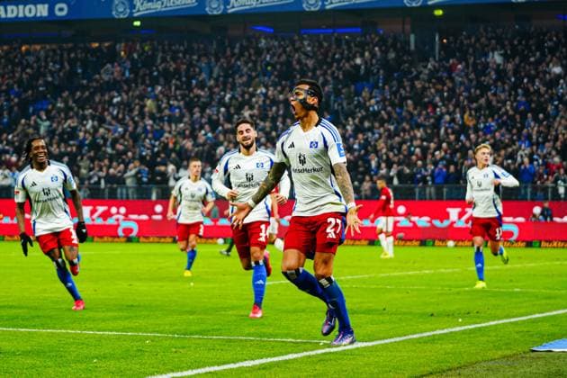 Goal celebration after scoring 1 0 Davie Selke Hamburger SV, 27 GER, Hamburger SV vs 1 FC Kaiserslautern, Football, 2 Bundesliga, Matchday 23, Season 2024 2025, 21 02 2025 DFL REGULATIONS PROHIBIT ANY USE OF PHOTOGRAPHS AS IMAGE SEQUENCES AND OR QUASI VIDEO GER, Hamburger SV vs 1 FC Kaiserslautern, Football, 2 Bundesliga, Matchday 23, Season 2024 2025, 21 02 2025 Hamburg Copyright: xEibner-Pressefoto MarcelxvonxFehrnx EP_MFN