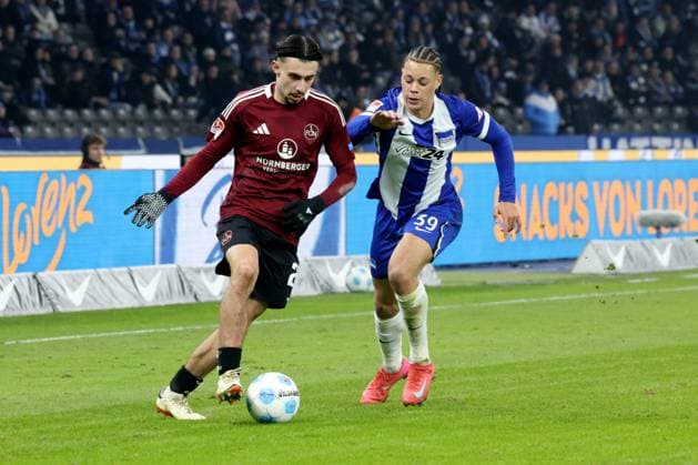 DEU, DFL, 2 FBL, Hertha BSC vs 1 FC Nuernberg, 21 02 2025, Berliner Olympiastadion, Berlin, DEU, DFL, 2 FBL, Hertha BSC vs 1 FC Nuernberg, im Bild Derry Scherhant Hertha BSC Berlin 39 , Yilmaz, Berkay 1 FC Nuernberg 21 DFL regulations prohibit any use of Photographs as image sequences and or quasi video Foto Juergen Engler nordphoto GmbH nordphotoxGmbHx xEngler nph00076