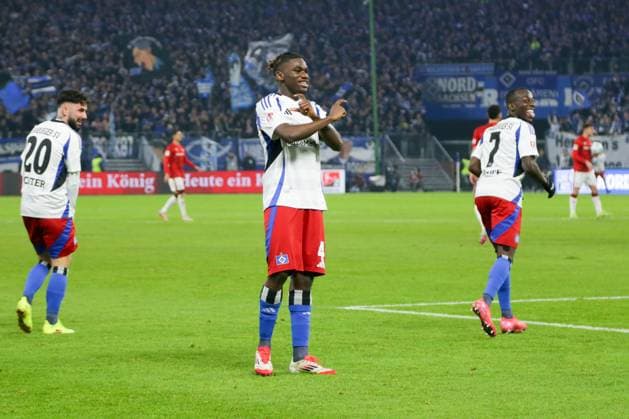 GER,Hamburg, HSV , 2 Bundesliga , Football, DFB, Hamburger SV vs 1 FC Kaiserslautern , im Hamburger Volksparkstadion , 21 02 2025 , v l Fabio Balde Hamburger SV , 45 macht das 3 0 DFL regulations prohibit any use of photographs as image sequences and or quasi video Copyright: HMBxMedia FernandoxSoares