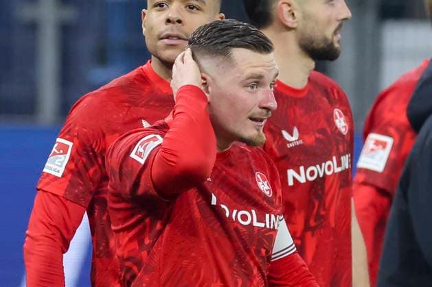 Marlon Ritter 1 FC Kaiserslautern looks dejected, 2 Bundesliga, Hamburger SV vs 1 FC Kaiserslautern, Volksparkstadion, February 21, 2025 in Hamburg, Germany Photo by Marco Steinbrenner DeFodi Images Marlon Ritter 1 FC Kaiserslautern looks dejected, 2 Bundesliga, Hamburger SV vs 1 FC Kaiserslautern, Volksparkstadion, February 21, 2025 in Hamburg, Germany Photo by Marco Steinbrenner DeFodi Images DFB DFL REGULATIONS PROHIBIT ANY USE OF PHOTOGRAPHS AS IMAGE SEQUENCES AND OR QUASI VIDEO