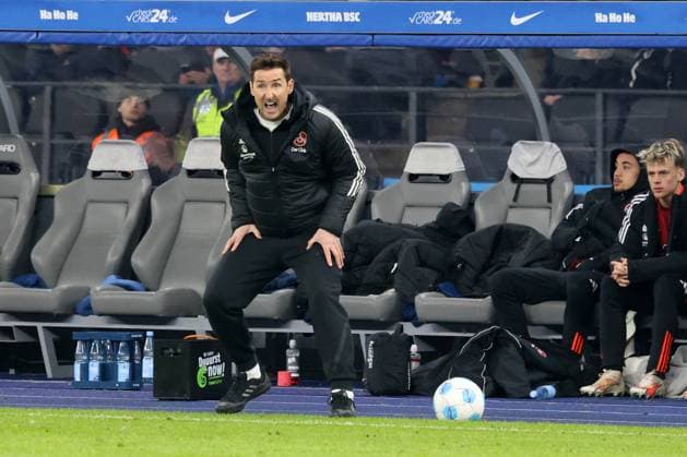 DEU, DFL, 2 FBL, Hertha BSC vs 1 FC Nuernberg, 21 02 2025, Berliner Olympiastadion, Berlin, DEU, DFL, 2 FBL, Hertha BSC vs 1 FC Nuernberg, im Bild Cheftrainer Miroslav Klose 1 FC Nuernberg DFL regulations prohibit any use of Photographs as image sequences and or quasi video Foto Juergen Engler nordphoto GmbH nordphotoxGmbHx xEngler nph00076