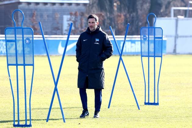 DEU, DFL, 2. FBL Hertha BSC, Training, 22.02.2025, Sportforum, Berlin, DEU, DFL, 2. FBL Hertha BSC, Training, im Bild Cheftrainer Stefan Leitl (Hertha BSC Berlin) DFL - regulations prohibit any use of Photographs as image sequences and or quasi-video Foto: Juergen Engler nordphoto GmbH nordphotoxGmbHx xEngler nph00076