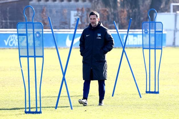 DEU, DFL, 2. FBL Hertha BSC, Training, 22.02.2025, Sportforum, Berlin, DEU, DFL, 2. FBL Hertha BSC, Training, im Bild Cheftrainer Stefan Leitl (Hertha BSC Berlin) DFL - regulations prohibit any use of Photographs as image sequences and or quasi-video Foto: Juergen Engler nordphoto GmbH nordphotoxGmbHx xEngler nph00076