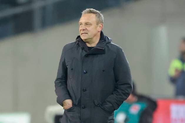 Coach Andre Breitenreiter Hannover 96 looks on, 2 Bundesliga, Hannover 96 vs SC Paderborn 07, Heinz von Heiden Arena, February 22, 2025 in Hanover, Germany Photo by Marco Steinbrenner DeFodi Images Coach Andre Breitenreiter Hannover 96 looks on, 2 Bundesliga, Hannover 96 vs SC Paderborn 07, Heinz von Heiden Arena, February 22, 2025 in Hanover, Germany Photo by Marco Steinbrenner DeFodi Images DFB DFL REGULATIONS PROHIBIT ANY USE OF PHOTOGRAPHS AS IMAGE SEQUENCES AND OR QUASI VIDEO