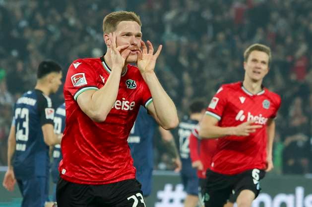 Marcel Halstenberg Hannover 96 celebrates his goal for 1 0, 2 Bundesliga, Hannover 96 vs SC Paderborn 07, Heinz von Heiden Arena, February 22, 2025 in Hanover, Germany Photo by Marco Steinbrenner DeFodi Images Marcel Halstenberg Hannover 96 celebrates after scoring his teams first goal, 2 Bundesliga, Hannover 96 vs SC Paderborn 07, Heinz von Heiden Arena, February 22, 2025 in Hanover, Germany Photo by Marco Steinbrenner DeFodi Images DFB DFL REGULATIONS PROHIBIT ANY USE OF PHOTOGRAPHS AS IMAGE SEQUENCES AND OR QUASI VIDEO