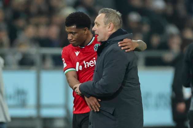 Coach Andre Breitenreiter Hannover 96 and Jessic Ngankam Hannover 96 shake hands, 2 Bundesliga, Hannover 96 vs SC Paderborn 07, Heinz von Heiden Arena on February 22, 2025 in Hanover, Germany Photo by Marco Steinbrenner DeFodi Images Coach Andre Breitenreiter Hannover 96 and Jessic Ngankam Hannover 96 shake hands, 2 Bundesliga, Hannover 96 vs SC Paderborn 07, Heinz von Heiden Arena, February 22, 2025 in Hanover, Germany Photo by Marco Steinbrenner DeFodi Images DFB DFL REGULATIONS PROHIBIT ANY USE OF PHOTOGRAPHS AS IMAGE SEQUENCES AND OR QUASI VIDEO
