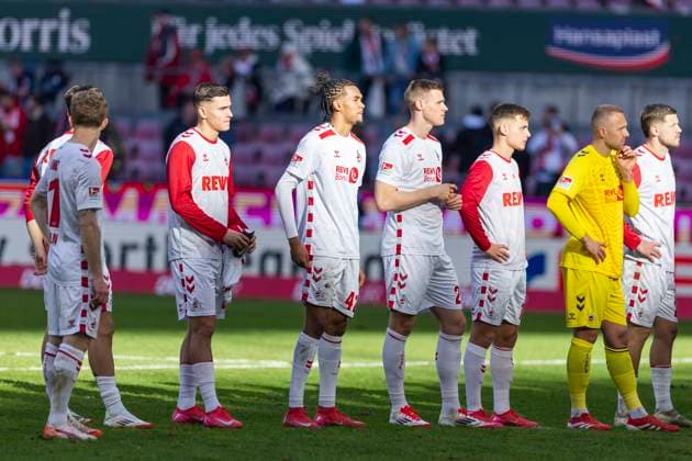 2 Fußball Bundesliga 1 FC Köln Fortuna Düsseldorf, 23 02 2025 Damion Downs 1 FC Köln, 42 , Steffen Tigges 1 FC Köln, 21 , Marvin Obuz 1 FC Köln, 16 , Marvin Schwäbe 1 FC Köln, 1 , Imad Rondic 1 FC Köln, 27 after the final whistle in front of the fans 2 Fußball Bundesliga, 1 FC Köln Fortuna Düsseldorf, 23 Spieltag, am 23 02 2025, RheinEnergie Stadion, Köln DFL regulations prohibit any use of photographs as image sequences and or quasi video Copyright: xBEAUTIFULxSPORTS Meuselx