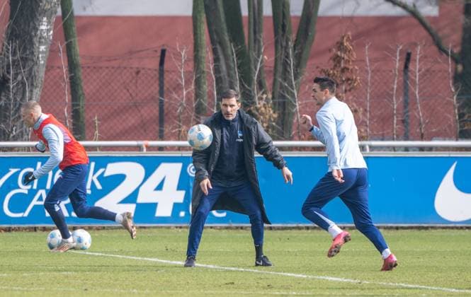 Soccer, Men, Season 2024 2025, 2 Bundesliga, Hertha BSC, Training, f l Palko Dardai Hertha BSC , Coach Stefan Leitl Hertha BSC , Smail Prevljak Hertha BSC , 25 02 2025, Copyright: xMatthiasxKochx
