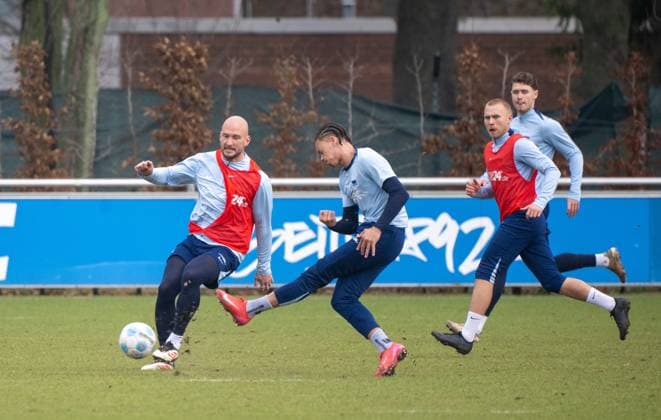 Soccer, Men, Season 2024 2025, 2 Bundesliga, Hertha BSC, Training, f l Toni Leistner Hertha BSC , Derry Scherhant Hertha BSC , Jon Dagur Thorsteinsson Hertha BSC , 25 02 2025, Copyright: xMatthiasxKochx