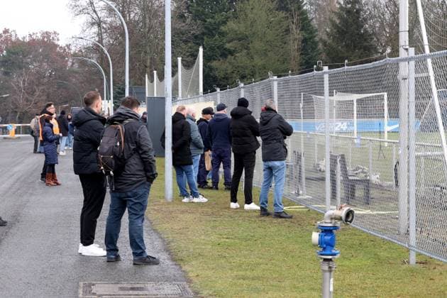 DEU, DFL, 2. FBL Hertha BSC, Training, 25.02.2025, Sportforum, Berlin, DEU, DFL, 2. FBL Hertha BSC, Training, im Bild Sichtblende defekt DFL - regulations prohibit any use of Photographs as image sequences and or quasi-video Foto: Juergen Engler nordphoto GmbH nordphotoxGmbHx xEngler nph00076