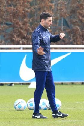 DEU, DFL, 2 FBL Hertha BSC, Training, 25 02 2025, Sportforum, Berlin, DEU, DFL, 2 FBL Hertha BSC, Training, im Bild Cheftrainer Stefan Leitl Hertha BSC Berlin DFL regulations prohibit any use of Photographs as image sequences and or quasi video Foto Juergen Engler nordphoto GmbH nordphotoxGmbHx xEngler nph00076