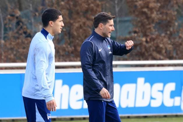 DEU, DFL, 2 FBL Hertha BSC, Training, 25 02 2025, Sportforum, Berlin, DEU, DFL, 2 FBL Hertha BSC, Training, im Bild Cheftrainer Stefan Leitl Hertha BSC Berlin , Ibrahim Maza Hertha BSC Berlin 10 DFL regulations prohibit any use of Photographs as image sequences and or quasi video Foto Juergen Engler nordphoto GmbH nordphotoxGmbHx xEngler nph00076