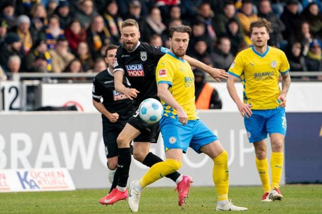 Lucas Roeser Nr 9 SSV Ulm 1846 GER, Eintracht Braunschweig vs SSV Ulm 1846, Soccer, 2 Soccer Bundesliga, Season 2024 25, 01 03 2025 GER, Eintracht Braunschweig vs SSV Ulm 1846, Soccer, 2 Soccer Bundesliga, Season 2024 25, 01 03 2025 Braunschweig Copyright: xEibner-Pressefoto DanielxREINELTx EP_DRT