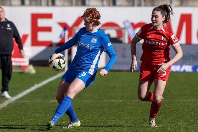 from left Lena Göppel SV Meppen, 5 and Leonie Lorenz SC Freiburg II, 5 in a duel, dynamic, action, action, game scene, THE DFB REGULATIONS PROHIBIT ANY USE OF PHOTOGRAPHS AS IMAGE SEQUENCES AND OR QUASI VIDEO , 02 03 2025, Meppen Germany , Football, 2 Womens Bundesliga, SV Meppen SC Freiburg II xobx