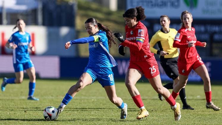 from left Selma Licina SV Meppen, 18 and Victoria Ezebinyuo SC Freiburg II, 25 in a duel, dynamic, action, action, game scene, THE DFB REGULATIONS PROHIBIT ANY USE OF PHOTOGRAPHS AS IMAGE SEQUENCES AND OR QUASI VIDEO , 02 03 2025, Meppen Germany , Football, 2 Womens Bundesliga, SV Meppen SC Freiburg II xobx