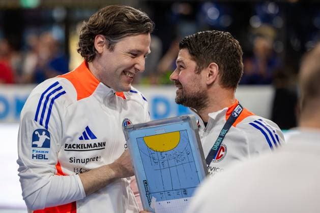Johannes Sellin HC Erlangen, Head Coach is pleased together with Dr. Matthias Obinger HC Erlangen, Squad Planning about the teams point win HC Erlangen vs TSV Hannover Burgdorf, Handball, 1 Handball Bundesliga, Season 2024 2025, Matchday 21, 02 03 2025 HC Erlangen vs TSV Hannover Burgdorf, Handball, 1 Handball Bundesliga, Season 2024 2025, Matchday 21, 02 03 2025 Nuremberg Copyright: xEibner-Pressefoto ArdanxFuessmanx EP_AFN