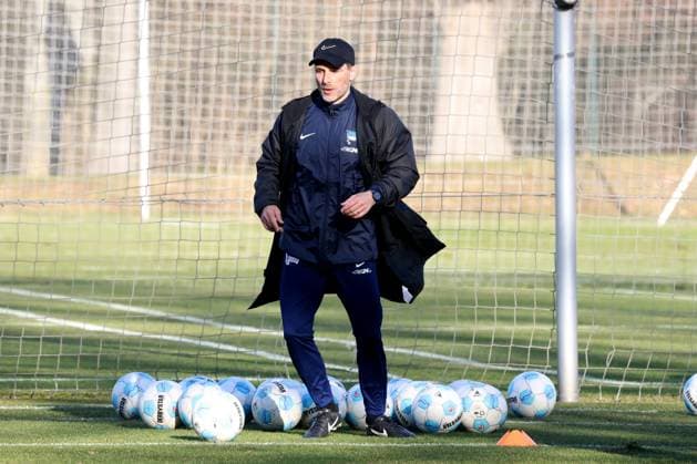DEU, DFL, 2 FBL Hertha BSC, Training, 03 03 2025, Sportforum, Berlin, DEU, DFL, 2 FBL Hertha BSC, Training, im Bild Cheftrainer Stefan Leitl Hertha BSC Berlin DFL regulations prohibit any use of Photographs as image sequences and or quasi video Foto Juergen Engler nordphoto GmbH nordphotoxGmbHx xEngler nph00076