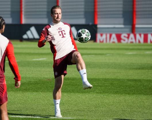 Harry Kane FC Bayern Muenchen, 09 with ball during training, GER, Final training, FC Bayern Muenchen, Football, UEFA Champions League, Round of 16 first leg, 2024 2025 season, 04 03 2025, GER, Final training, FC Bayern Muenchen, Football, UEFA Champions League, Round of 16 first leg, 2024 2025 season, 04 03 2025 Muenchen Copyright: xEibner-Pressefoto JennixMaulx EP_JML