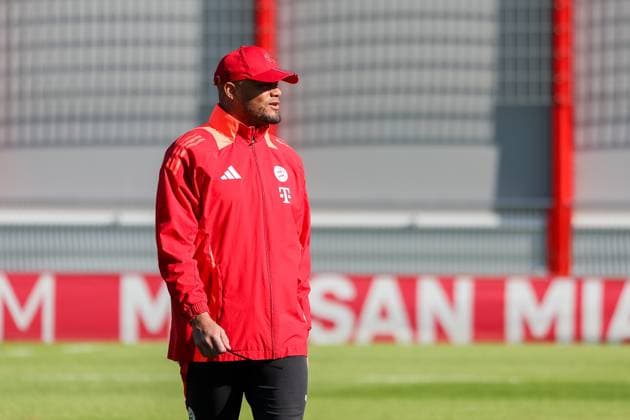 Vincent Kompany FC Bayern Muenchen, Head coach at training, GER, Final training, FC Bayern Muenchen, Football, UEFA Champions League, Round of 16 first leg, 2024 2025 season, 04 03 2025, GER, Final training, FC Bayern Muenchen, Football, UEFA Champions League, Round of 16 first leg, 2024 2025 season, 04 03 2025 Muenchen Copyright: xEibner-Pressefoto JennixMaulx EP_JML