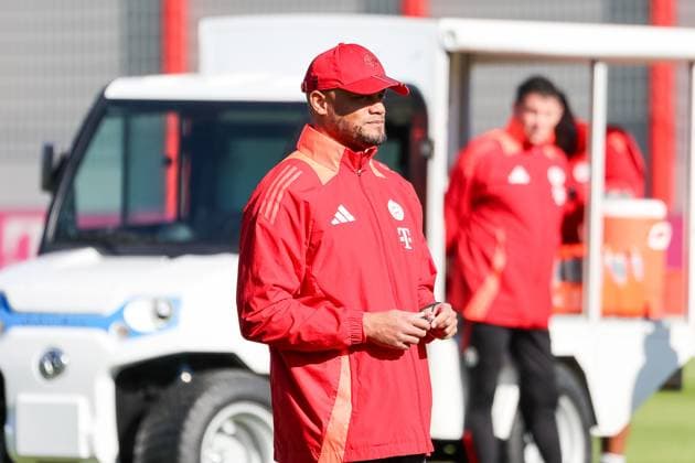 Vincent Kompany FC Bayern Muenchen, Head coach at training, GER, Final training, FC Bayern Muenchen, Football, UEFA Champions League, Round of 16 first leg, 2024 2025 season, 04 03 2025, GER, Final training, FC Bayern Muenchen, Football, UEFA Champions League, Round of 16 first leg, 2024 2025 season, 04 03 2025 Muenchen Copyright: xEibner-Pressefoto JennixMaulx EP_JML
