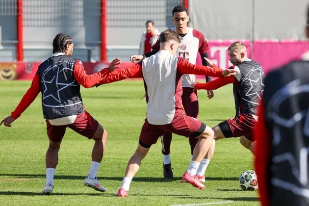Serge Gnabry FC Bayern Muenchen, 07 with Joshua Kimmich FC Bayern Muenchen, 06 and Jamal Musiala FC Bayern Muenchen, 42 during training, with Konrad Laimer FC Bayern Muenchen, 27 , GER, Final training, FC Bayern Muenchen, Football, UEFA Champions League, Round of 16 first leg, 2024 2025 season, 04 03 2025, GER, Final training, FC Bayern Muenchen, Football, UEFA Champions League, Round of 16 first leg, 2024 2025 season, 04 03 2025 Muenchen Copyright: xEibner-Pressefoto JennixMaulx EP_JML