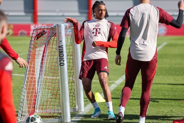 Michael Olise FC Bayern Muenchen, 17 at training, GER, final training, FC Bayern Muenchen, football, UEFA Champions League, round of 16 first leg, 2024 2025 season, 04 03 2025, GER, final training, FC Bayern Muenchen, football, UEFA Champions League, round of 16 first leg, 2024 2025 season, 04 03 2025 Muenchen Copyright: xEibner-Pressefoto JennixMaulx EP_JML