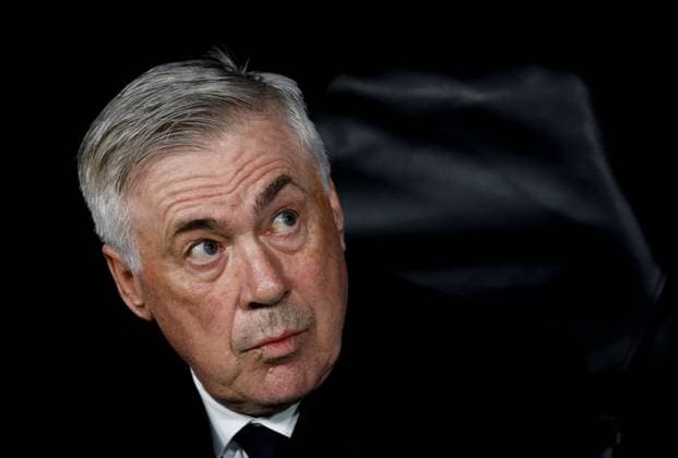 Real Madrid Manager Carlo Ancelotti Real Madrid v Atletico Madrid , UEFA Champions League, Round of 16, First Leg, Football, Santiago Bernabeu, Madrid, Spain - 04 Mar 2025 EDITORIAL USE ONLY No use with unauthorised audio, video, data, fixture lists, club league logos or live services. Online in-match use limited to 120 images, no video emulation. No use in betting, games or single club league player publications. Copyright: xRubenxAlbarran Shutterstockx 15178301y