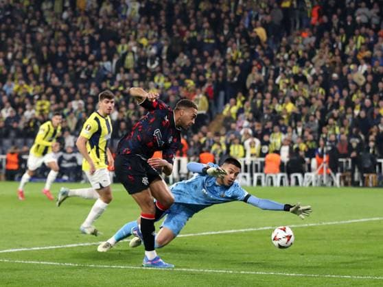 Cyriel Dessers of Rangers scores his sides first goal during the Europa League last 16 match at the Sükrü Saracoglu Stadium, Istanbul. Fenerbahce v Rangers, UEFA Europa League, Football, Sukru Saracoglu Stadium, Istanbul, Turkey - 06 Mar 2025 EDITORIAL USE ONLY No use with unauthorised audio, video, data, fixture lists, club league logos or live services. Online in-match use limited to 120 images, no video emulation. No use in betting, games or single club league player publications. Copyright: xO Rourke RangersxFC Shutterstockx 15182250bo