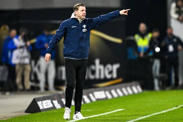 Florian Kohfeldt SV Darmstadt 98, Coach gesticulates, GER, SV Darmstadt 98 vs Karlsruher SC, Football, 25 Matchday, Season 2024 2025, 07 03 2025 DFL REGULATIONS PROHIBIT ANY USE OF PHOTOGRAPHS as IMAGE SEQUENCES and or QUASI VIDEO GER, SV Darmstadt 98 vs Karlsruher SC, Football, 25 Matchday, Season 2024 2025, 07 03 2025 Darmsatdt Copyright: xEibner-Pressefoto FlorianxWieganx EP_FWD