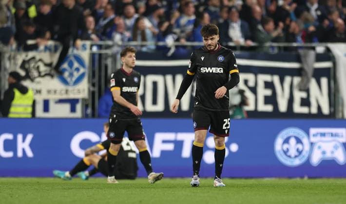 07 03 2025, xdcx, Soccer 2 Bundesliga, SV Darmstadt 98 Karlsruher SC, emonline, emspor, despor, v l , Lilian Egloff Karlsruher SC enttaeuscht, enttaeuscht schauend, dissapointed, traurig, frustiert, frust, gefrustet DFL DFB REGULATIONS PROHIBIT ANY USE OF PHOTOGRAPHS AS IMAGE SEQUENCES AND OR QUASI VIDEO Copyright: HMBxMedia Claus