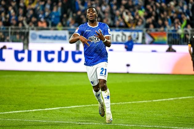 Merveille Papela SV Darmstadt 98, 21 jeubelt das Tor zum 3 0, GER, SV Darmstadt 98 vs Karlsruher SC, Fussball, 25 Spieltag, Saison 2024 2025, 07 03 2025 DFL REGULATIONS PROHIBIT ANY USE OF PHOTOGRAPHS as IMAGE SEQUENCES and or QUASI VIDEO GER, SV Darmstadt 98 vs Karlsruher SC, Fussball, 25 Spieltag, Saison 2024 2025, 07 03 2025 Darmsatdt Copyright: xEibner-Pressefoto FlorianxWieganx EP_FWD